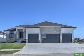 5807 N 197th Street, Elkhorn, NE 68022