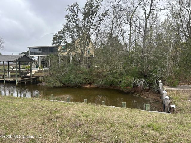 2462 Iki Place, Diamondhead, MS 39525