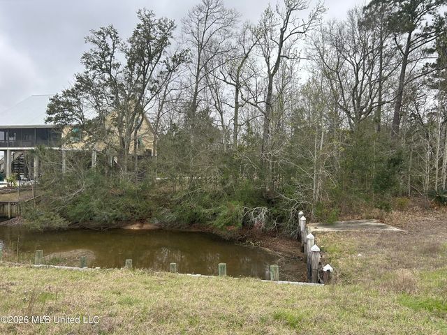 2462 Iki Place, Diamondhead, MS 39525