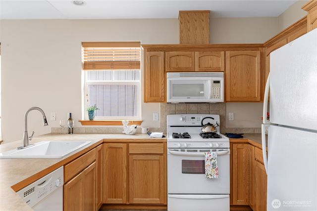 2358 SW Winchester Street, Oak Harbor, WA 98277
