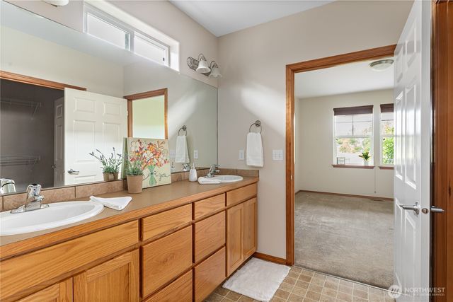 2358 SW Winchester Street, Oak Harbor, WA 98277