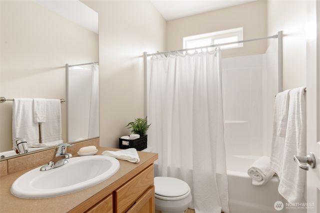2358 SW Winchester Street, Oak Harbor, WA 98277