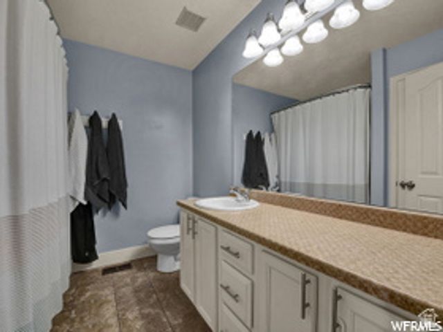 10541 S JUNIPER HILLS DR, South Jordan, UT 84009
