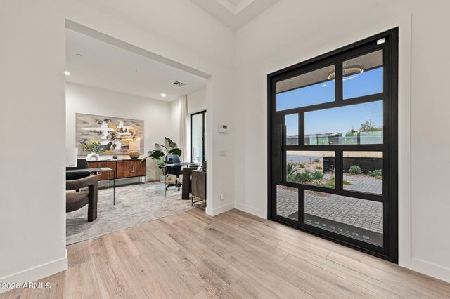 1644 E CREEK CANYON Road, Phoenix, AZ 85086