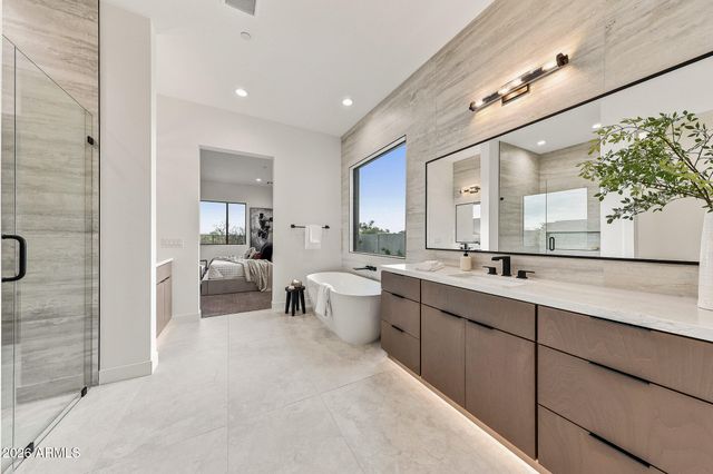 1644 E CREEK CANYON Road, Phoenix, AZ 85086