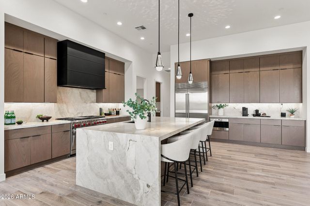 1644 E CREEK CANYON Road, Phoenix, AZ 85086