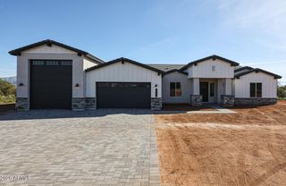 1644 E CREEK CANYON Road, Phoenix, AZ 85086