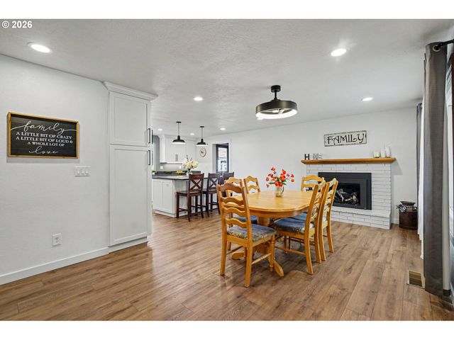 4345 JACKPINE St, Salem, OR 97305