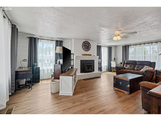 4345 JACKPINE St, Salem, OR 97305
