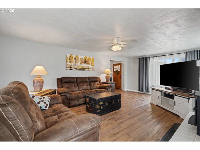 4345 JACKPINE St, Salem, OR 97305