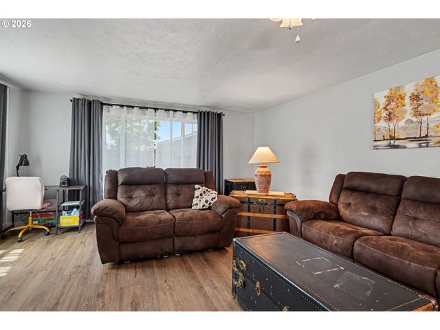 4345 JACKPINE St, Salem, OR 97305
