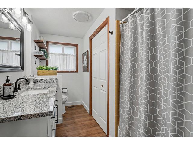 4345 JACKPINE St, Salem, OR 97305