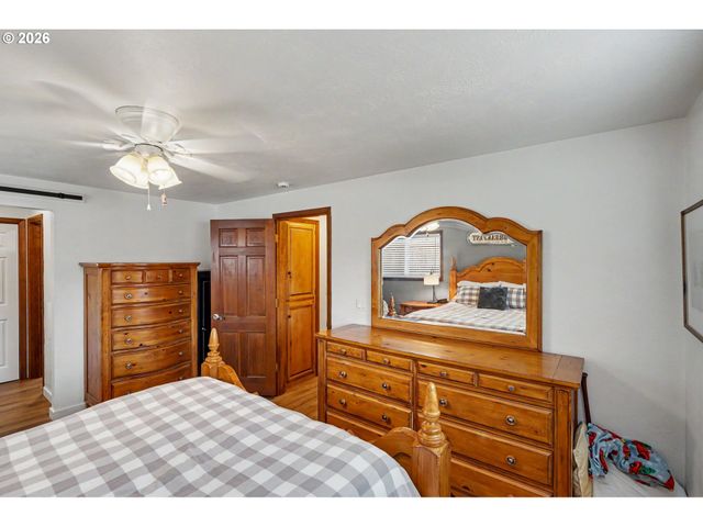 4345 JACKPINE St, Salem, OR 97305