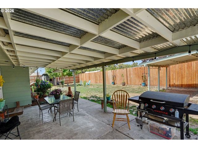 4345 JACKPINE St, Salem, OR 97305
