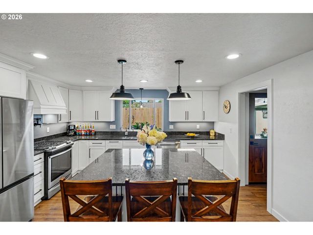 4345 JACKPINE St, Salem, OR 97305