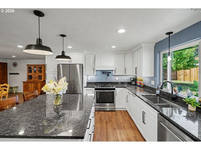 4345 JACKPINE St, Salem, OR 97305