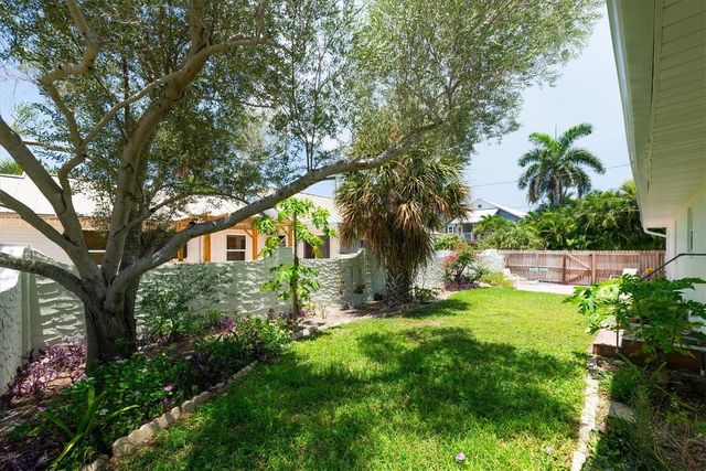 150 42ND AVENUE, St Pete Beach, FL 33706