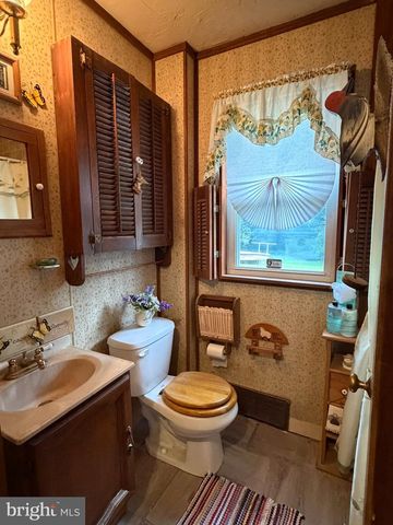 2483 W HELMS MNR, Upper Chichester, PA 19061