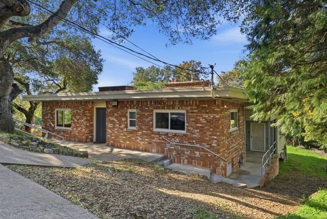 5401 Leona Street, Oakland, CA 94619