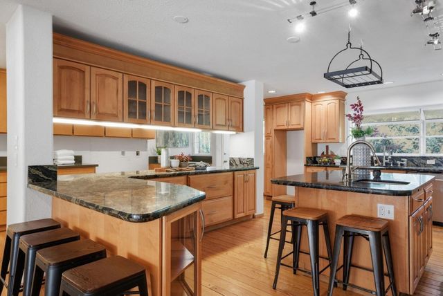 5401 Leona Street, Oakland, CA 94619