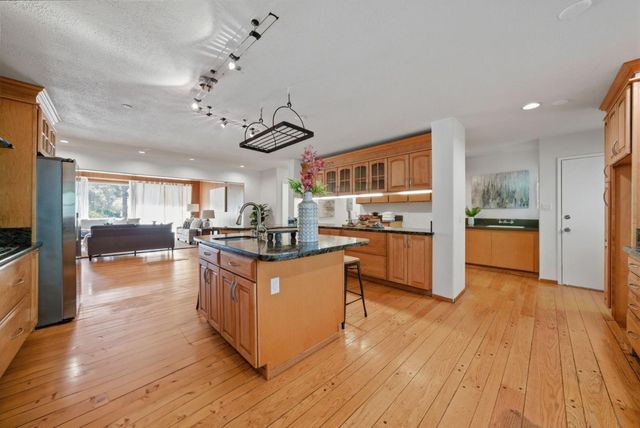 5401 Leona Street, Oakland, CA 94619