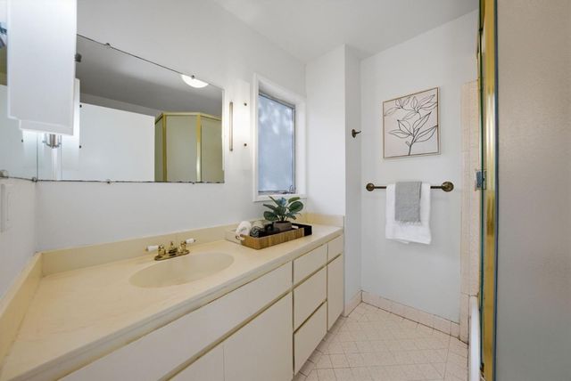 5401 Leona Street, Oakland, CA 94619