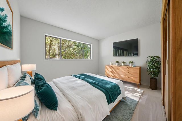 5401 Leona Street, Oakland, CA 94619