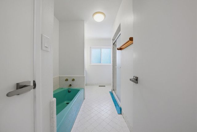 5401 Leona Street, Oakland, CA 94619