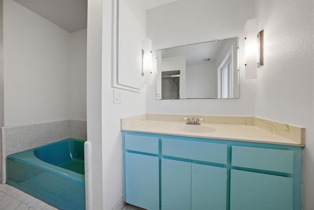 5401 Leona Street, Oakland, CA 94619