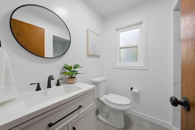 5401 Leona Street, Oakland, CA 94619