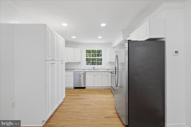 10598 REEDS LANDING CIR, Burke, VA 22015