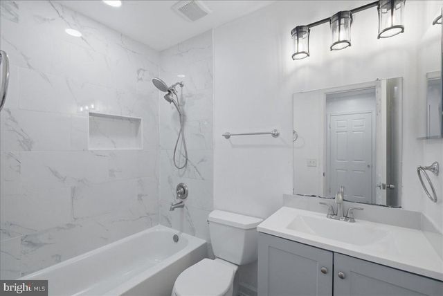 10598 REEDS LANDING CIR, Burke, VA 22015