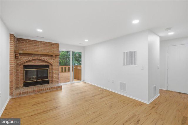 10598 REEDS LANDING CIR, Burke, VA 22015