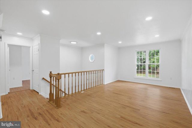 10598 REEDS LANDING CIR, Burke, VA 22015