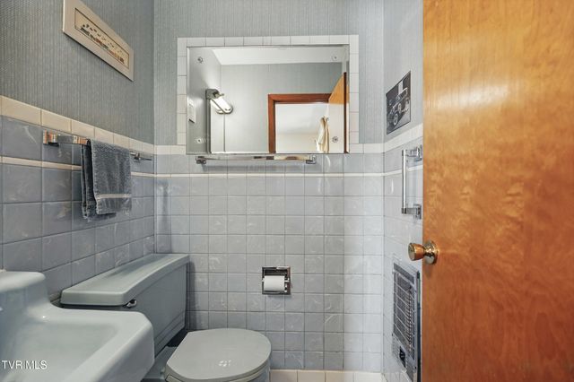 6 Machamer Court, Johnson City, TN 37604