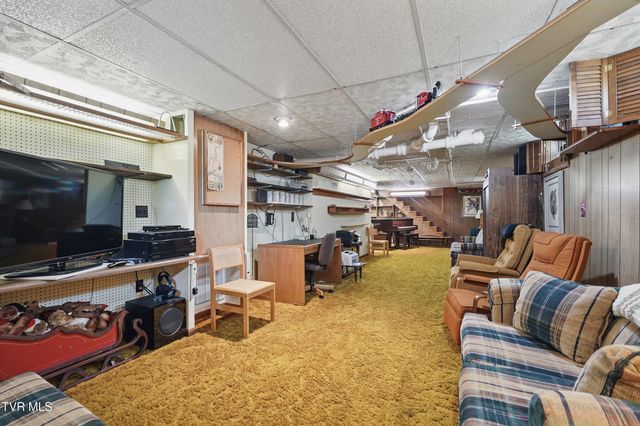 6 Machamer Court, Johnson City, TN 37604