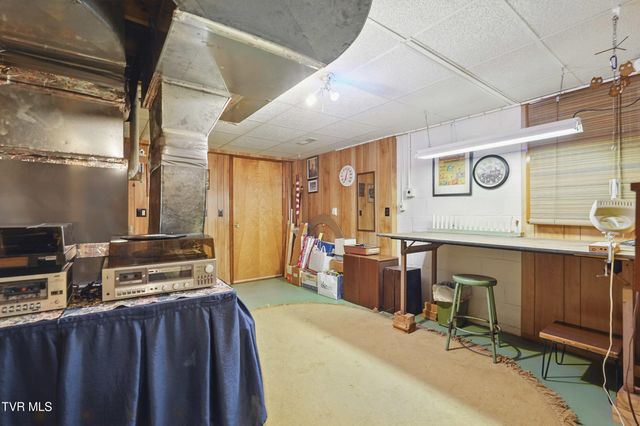 6 Machamer Court, Johnson City, TN 37604