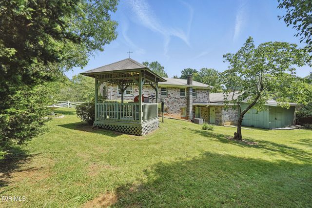 6 Machamer Court, Johnson City, TN 37604