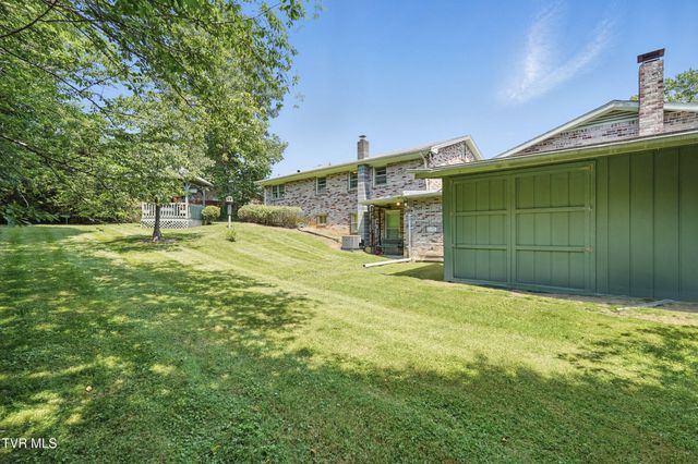 6 Machamer Court, Johnson City, TN 37604
