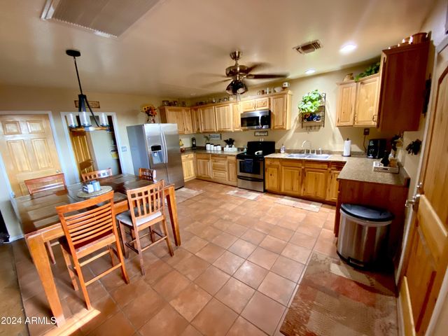 642 E CORNMAN Road, Coolidge, AZ 85128