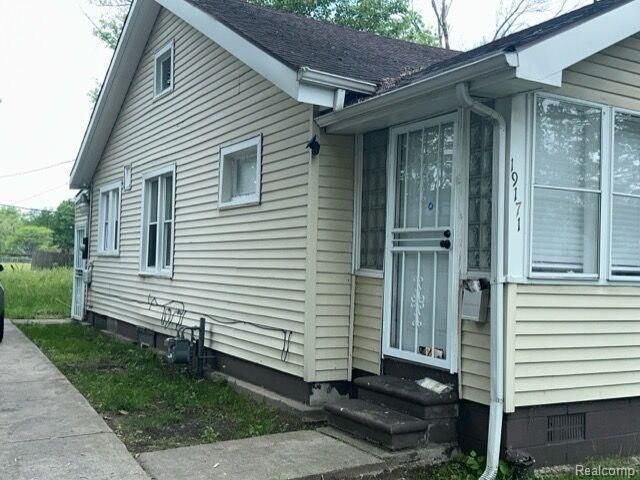19171 GLASTONBURY Road, Detroit, MI 48219