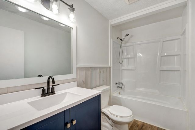 1936 N Golden Avenue, Springfield, MO 65802