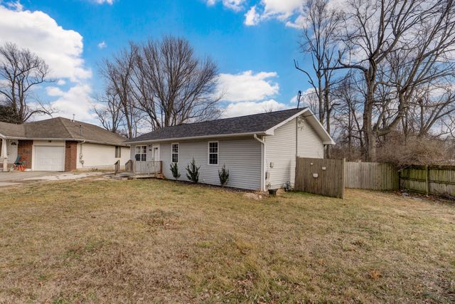 1936 N Golden Avenue, Springfield, MO 65802