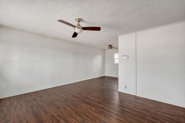 1936 N Golden Avenue, Springfield, MO 65802