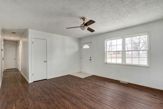 1936 N Golden Avenue, Springfield, MO 65802