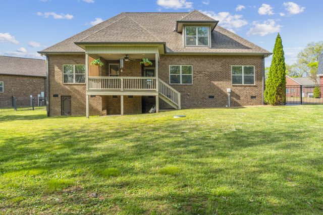 807 Kimber Ln, Lebanon, TN 37087