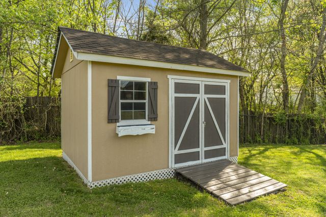 807 Kimber Ln, Lebanon, TN 37087