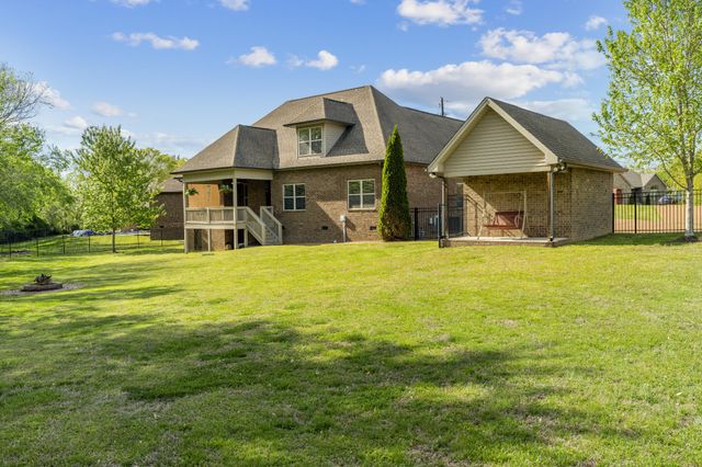 807 Kimber Ln, Lebanon, TN 37087
