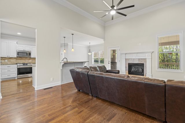 807 Kimber Ln, Lebanon, TN 37087