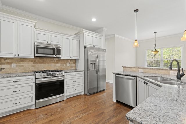 807 Kimber Ln, Lebanon, TN 37087